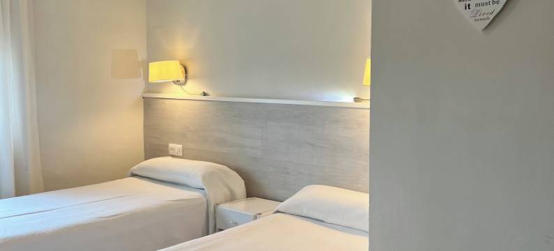 菲格雷斯公园酒店(Hotel & Restaurant Figueres Parc)图片