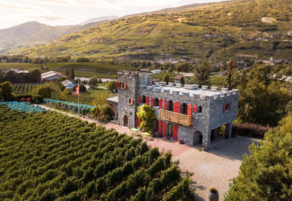 Castel de Daval Hotel Overview