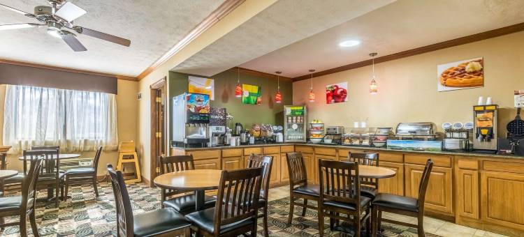 贝茨维尔 I-74 凯艺酒店(Quality Inn I-74 Batesville)图片