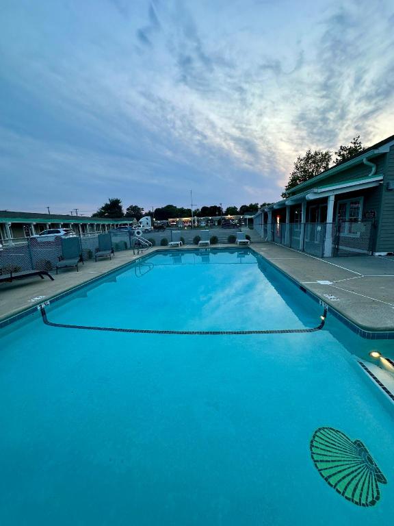 Sea Girt Lodge Over view