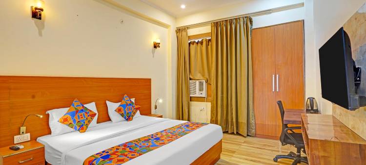 Fabhotel 维拉亚杰(FabHotel the Viraaj - Gaur City Mall)图片