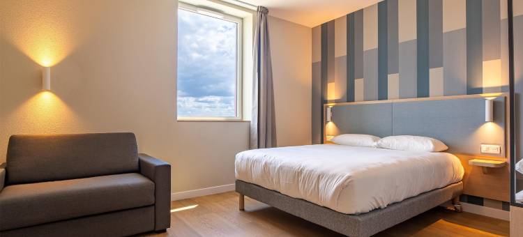 基里亚德波尔多北圣尤拉利酒店(Kyriad Bordeaux Nord Sainte Eulalie)图片