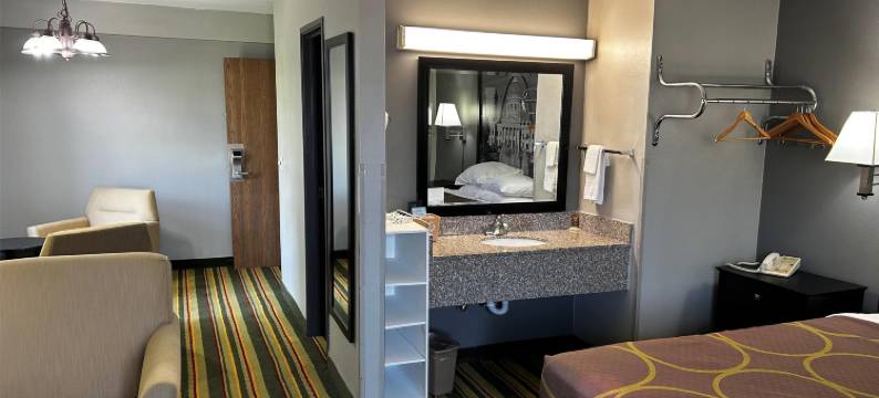 芒德城速8酒店(Super 8 by Wyndham Mound City)图片