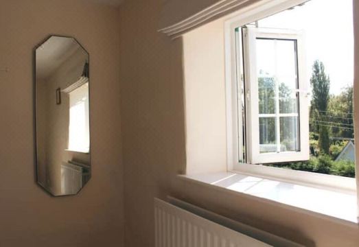 Pump Cottage - Cosy Herefordshire Cottage Hotel Overview