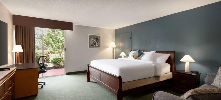 塞勒姆罗阿诺克地区呗盟套房酒店(Baymont by Wyndham Salem Roanoke Area)图片