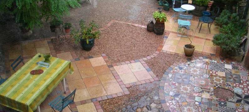 "Ground floor" in the petit domaine图片