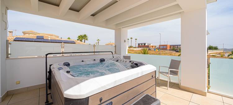 Stylish Villa with Lake Views图片