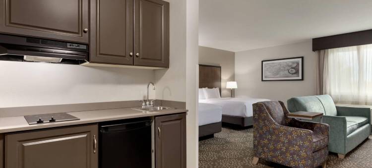 费尔班克斯机场拉昆塔温德姆套房酒店(La Quinta Inn & Suites by Wyndham Fairbanks Airport)图片