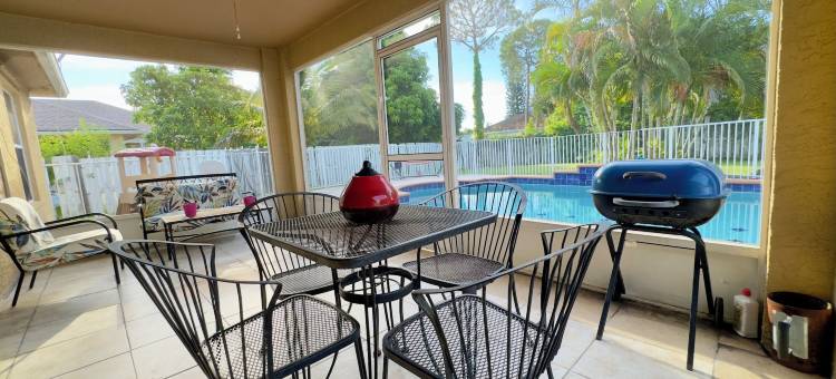 靠近海滩的池畔度假屋(The Poolside Escape Near Beaches)图片