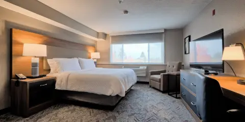 塔科馬購物中心洲際旗下Candlewood Suites酒店