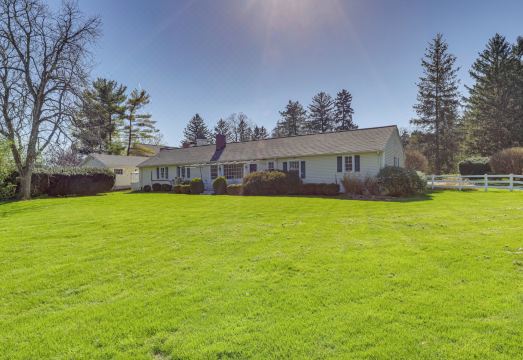 'The Windmill House' w/ Pond: 9 Mi to Dayton! Hotel Overview