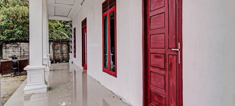 森达纳伊斯兰旅馆酒店，靠近PASAR FLAMBOYAN(Hotel O Wisma Cendana Syariah Near Pasar Flamboyan)图片