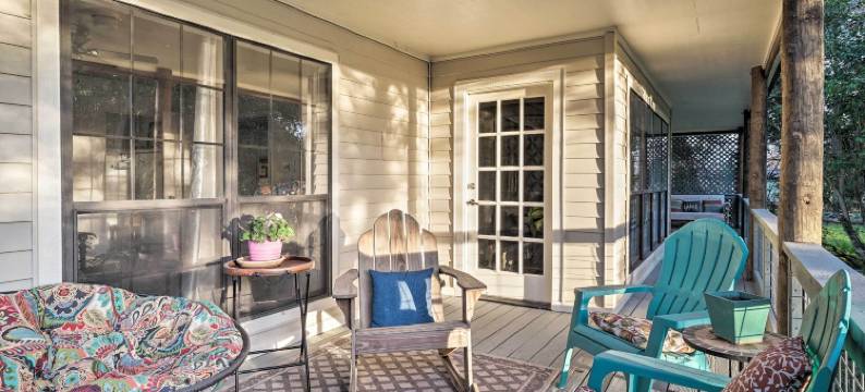 河畔马丁代尔房屋，配有2个有盖甲板(Riverfront Martindale House w/ 2 Covered Decks)图片