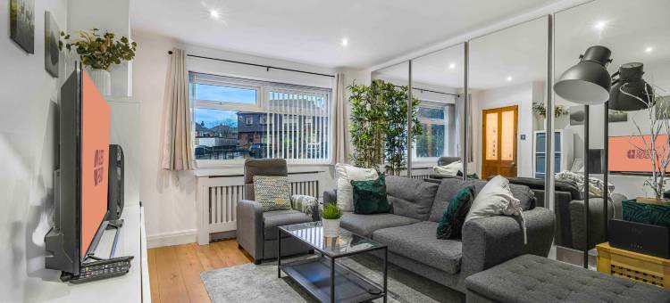 Cozy 3-Bedroom Home in Droylsden图片