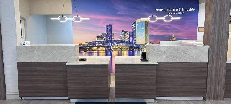 杰克逊维尔巴特勒大道拉昆塔温德姆套房酒店(La Quinta Inn & Suites by Wyndham Jacksonville Butler Blvd)图片
