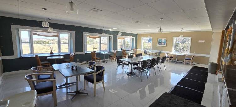 伍德斯托克旅馆及套房 - 餐厅和泳池188号出口(Woodstock Inn & Suites - Restaurant & Pool Exit 188)图片