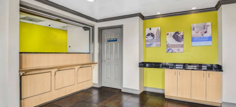 阿拉巴马欧佩莱卡 - 奥本 6 号开放式客房酒店(Studio 6 Opelika, Al - Auburn Al)图片