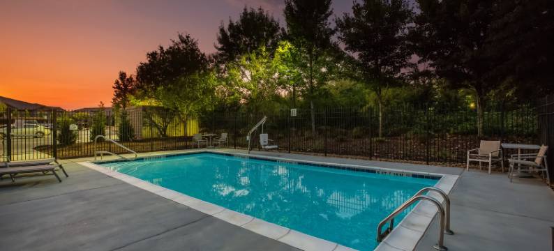 智选假日套房酒店亚特兰大西南的费尔本(Holiday Inn Express & Suites ATLANTA SOUTHWEST-FAIRBURN by IHG)图片