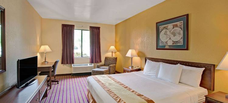 希科利温德姆戴斯套房酒店(Days Inn & Suites by Wyndham Hickory)图片