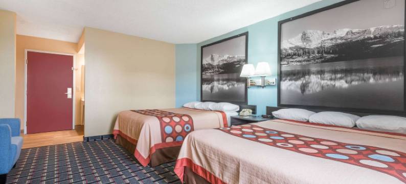 亨德森东北丹佛速8酒店(Super 8 by Wyndham Henderson North East Denver)图片