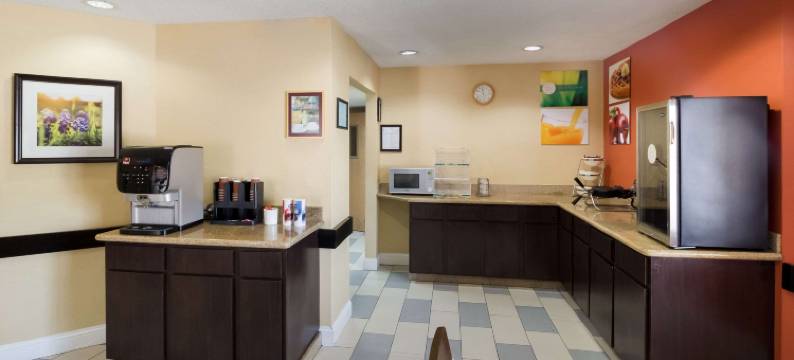 休斯顿东贝敦凯艺酒店(Quality Inn Baytown - Houston East)图片