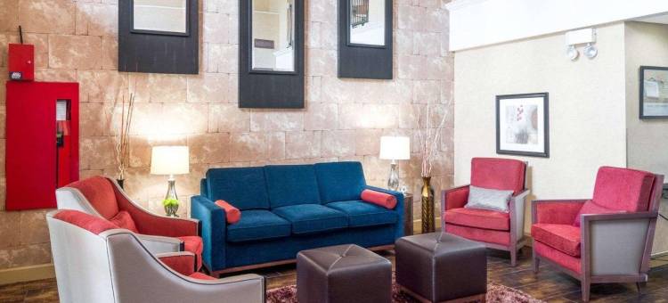 品质酒店套房欧文-拉斯科利纳斯(Quality Suites Irving-Las Colinas)图片