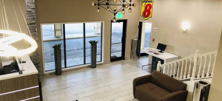 奥马哈西南温德姆速8酒店(The Inn&Suites SW Omaha)图片