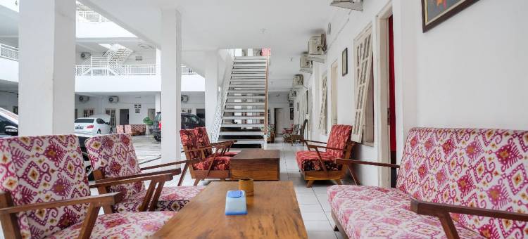 红多兹Plus酒店-近梭罗UMS(RedDoorz Plus Near Ums Solo)图片