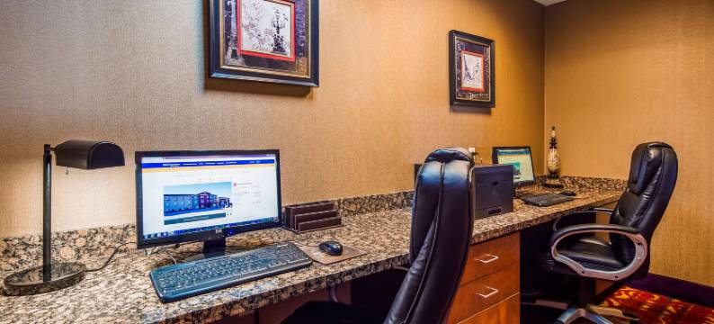 旋转木马贝斯特韦斯特优质套房酒店(Best Western Plus Carousel Inn  Suites)图片