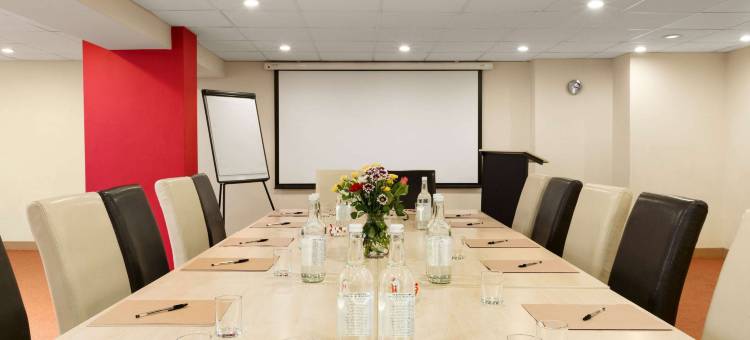 豪恩斯希思罗东温德姆华美达酒店(Ramada by Wyndham Hounslow - Heathrow East)图片