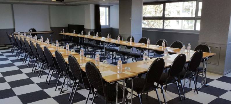 图尔基里亚德酒店-圣皮埃尔德科斯-车站(Kyriad Tours - Saint Pierre des Corps - Gare)图片