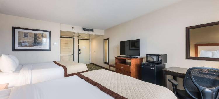 Clarion Hotel & Suites Mount Laurel图片