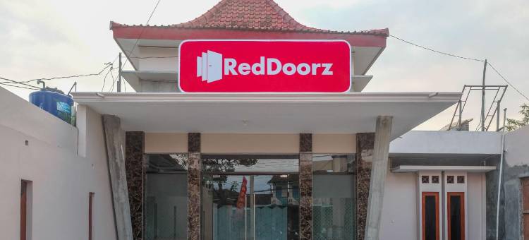 Temanggung红多兹Alun Alun沙里亚酒店(RedDoorz Syariah Near Alun Alun Temanggung)图片