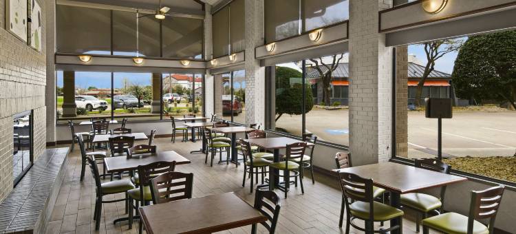 欧文 - 达拉斯沃斯堡国际机场南红屋顶套房酒店(Red Roof Inn & Suites Irving - DFW Airport South)图片