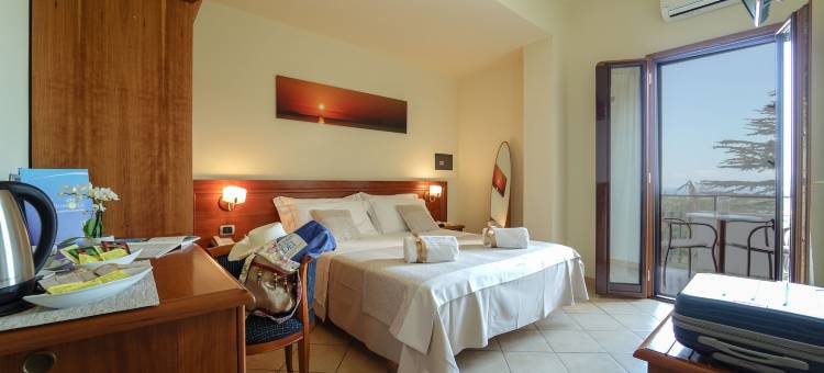 卡拉布里亚拉布索拉酒店(La Bussola Hotel Calabria)图片