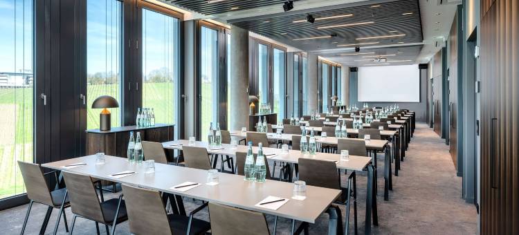 斯图加特保时捷设计大厦-丽笙蓝标酒店(Radisson Blu Hotel at Porsche Design Tower)图片