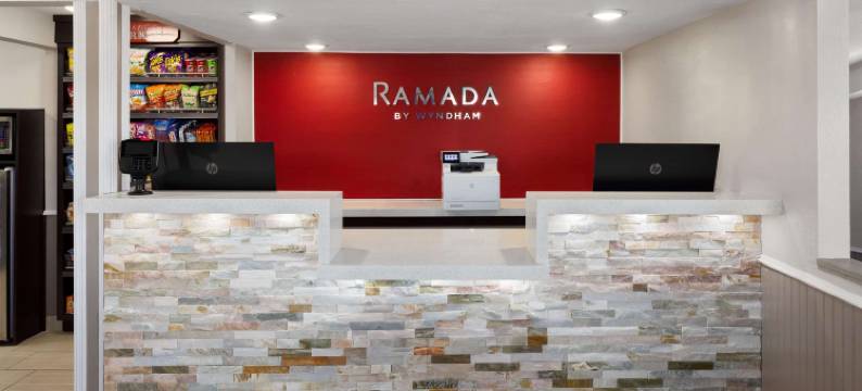 温德姆华美达-梅德福机场北(Ramada by Wyndham Medford Airport North)图片