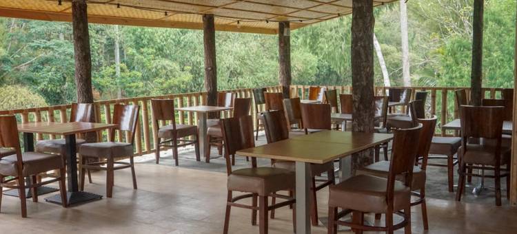 红多兹酒店近隆达托拉雅(RedDoorz Near Londa Toraja)图片
