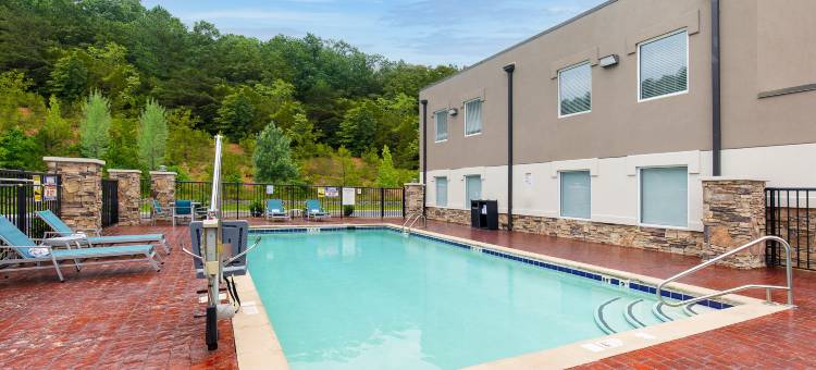 Holiday Inn Express 飓风米尔斯(韦弗利)(Holiday Inn Express Hurricane Mills (Waverly))图片