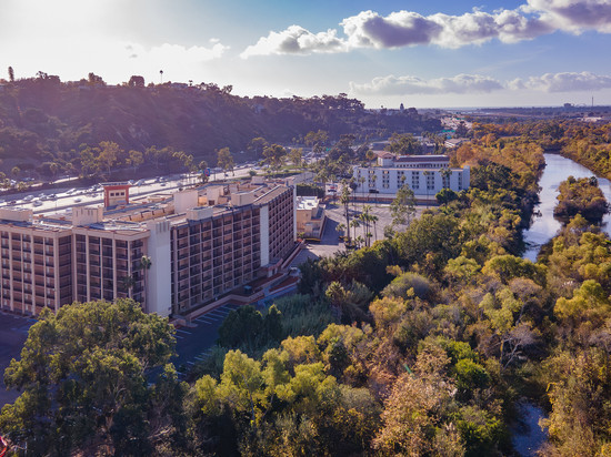 皇冠假日- 圣地亚哥