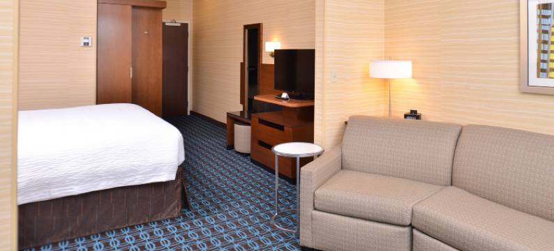 法明顿万枫酒店及套房(Fairfield Inn & Suites Farmington)图片