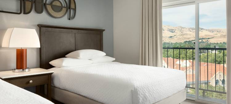 米尔皮塔斯硅谷希尔顿安泊酒店(Embassy Suites by Hilton Milpitas Silicon Valley)图片