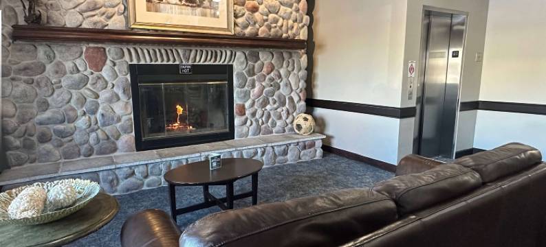 梅诺米尼温德姆美吟温德姆酒店(AmericInn by Wyndham Menominee)图片