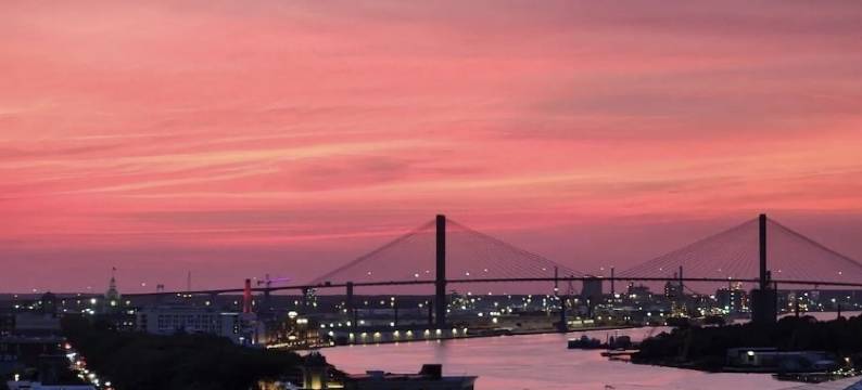 Downtown Riverfront Luxury Townhome图片