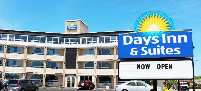 北海湾市中心戴斯套房酒店(Days Inn & Suites by Wyndham North Bay Downtown)图片