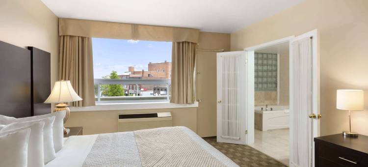 北海湾市中心戴斯套房酒店(Days Inn & Suites by Wyndham North Bay Downtown)图片