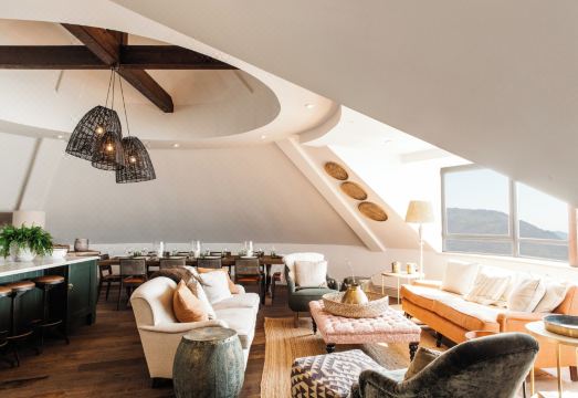 Gara Rock Hotel Overview