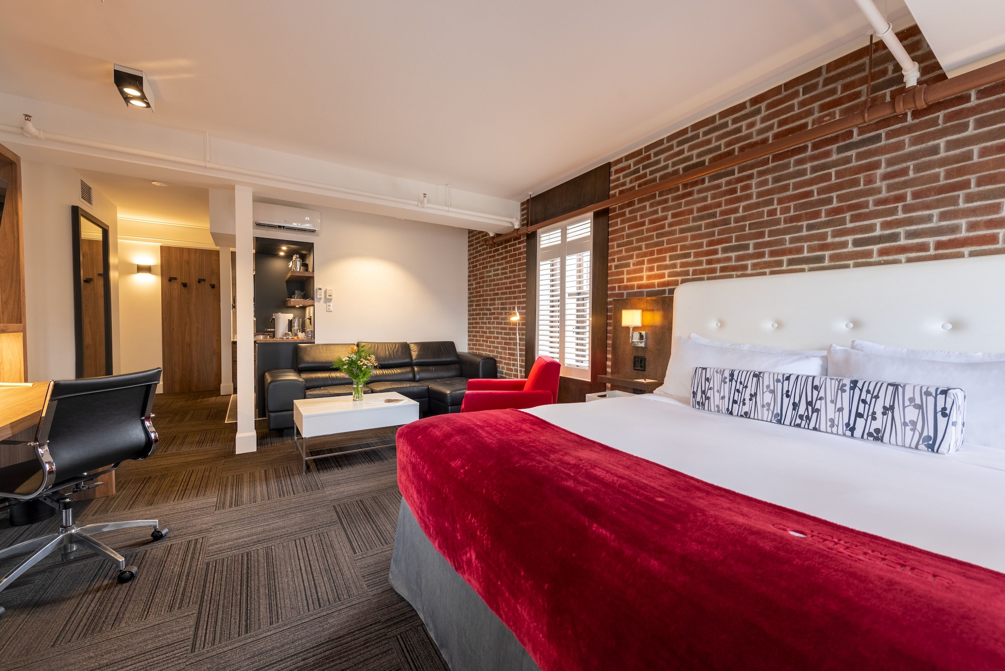 Hôtel des Coutellier Over view