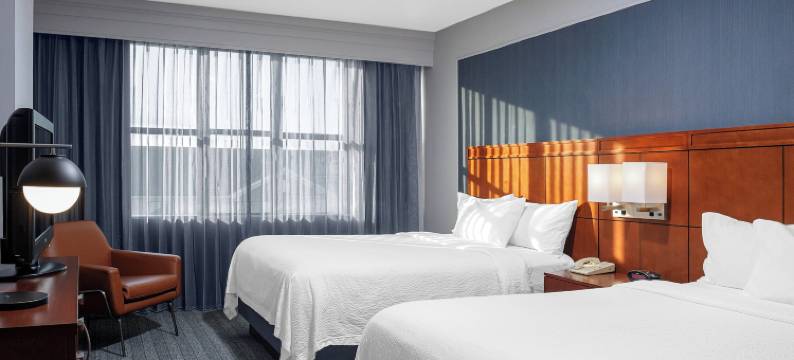 长岛麦克阿瑟机场万怡酒店(Courtyard Long Island MacArthur Airport)图片