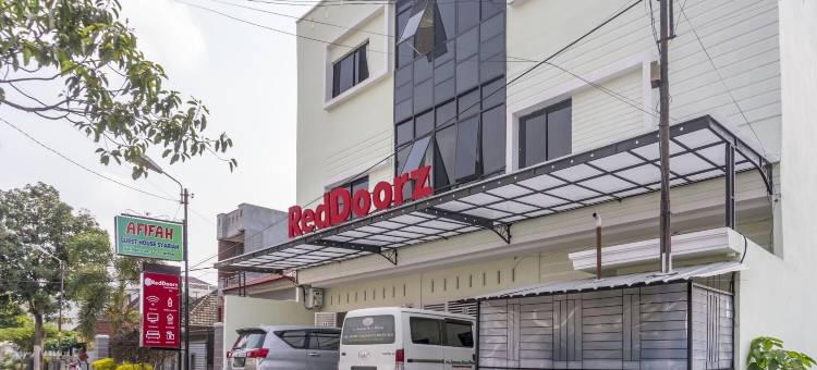 红多兹伊斯兰酒店-近棉兰特拉丹体育场(RedDoorz Syariah Near Stadion Teladan Medan)图片